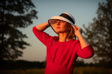 Magia czerwonej sukienki….